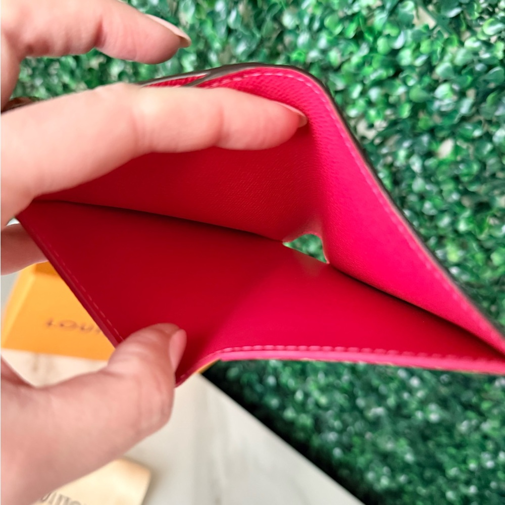 Louis Vuitton Monogram Small Compact Lisa Zip Wallet - Red Interior Like New - Picture 9 of 9